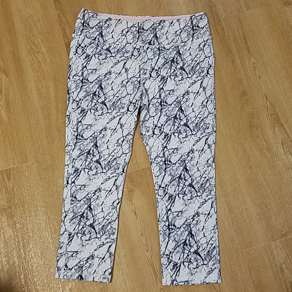 Marika Sport  Workout Capris (Size L)